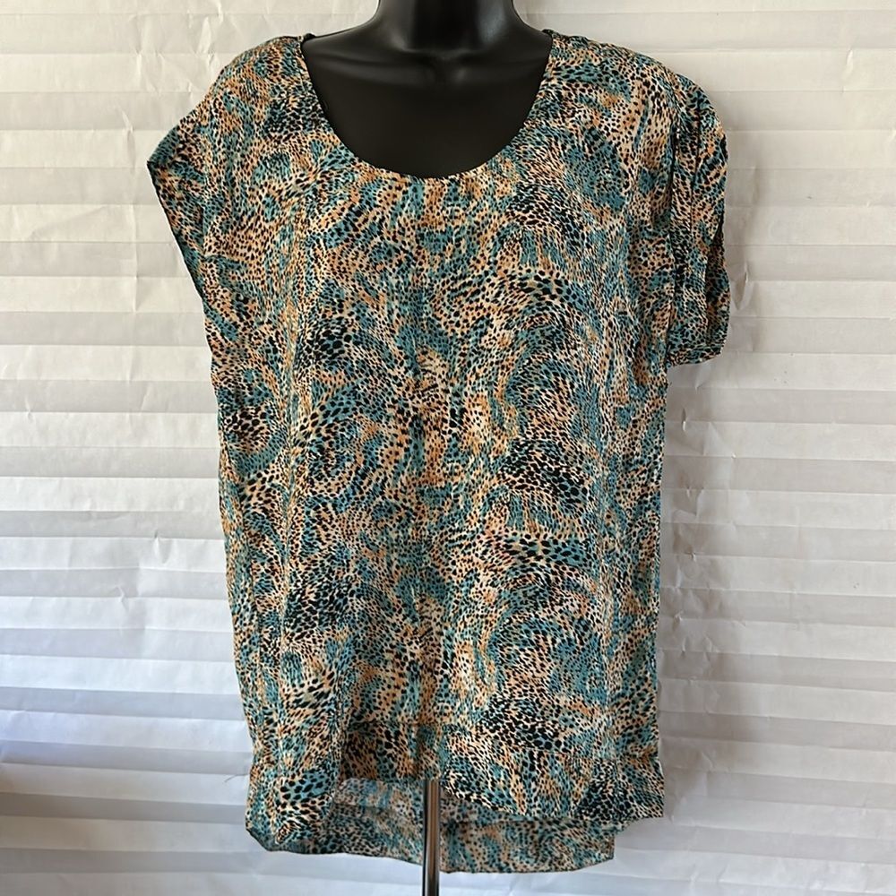 BDG 100% Silk Pullover Blouse Short Sleeve Top Size Medium Minimalist Chic